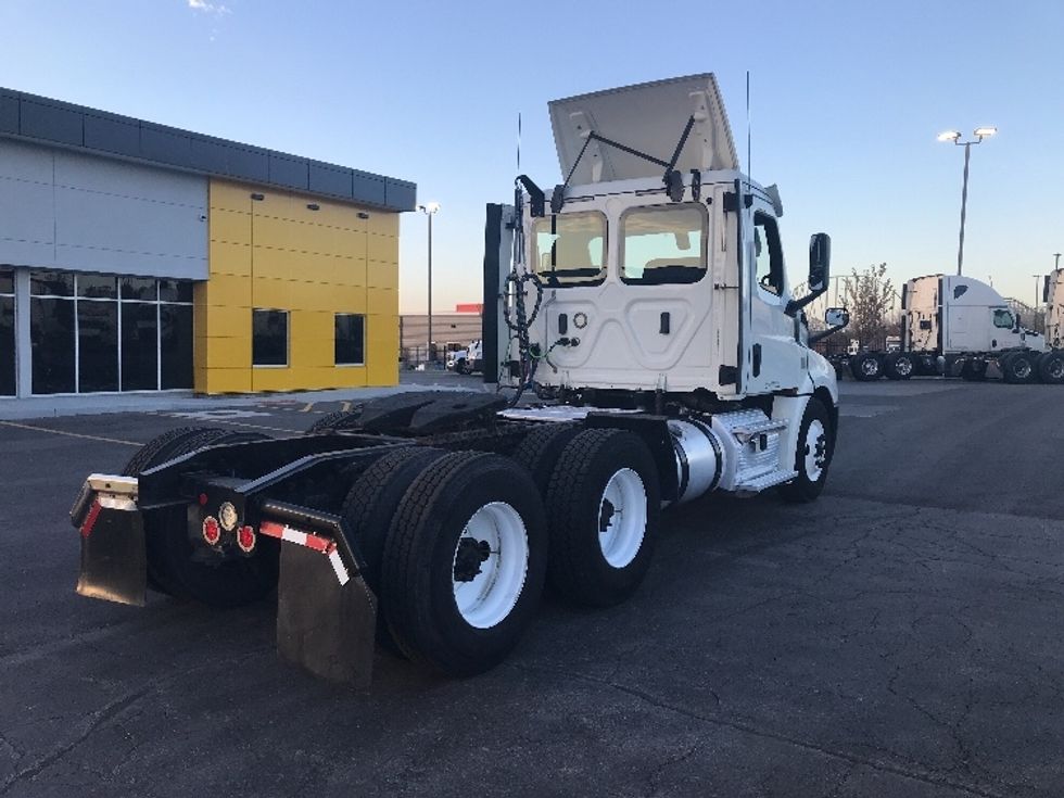 Day Cab Tractor-Heavy Duty Tractors-Freightliner-2018-T12664ST-Kansas City-MO-347,896\n\t\tmiles-$ 44,750 - Image 7