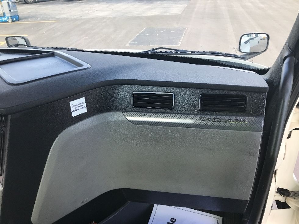 Day Cab Tractor-Heavy Duty Tractors-Freightliner-2018-T12664ST-Kansas City-MO-349,468\n\t\tmiles-$ 44,750 - Image 13