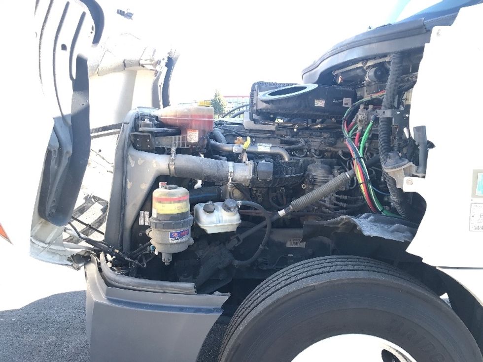 Day Cab Tractor-Heavy Duty Tractors-Freightliner-2018-T12664ST-Kansas City-MO-350,589\n\t\tmiles-$ 44,500 - Image 16