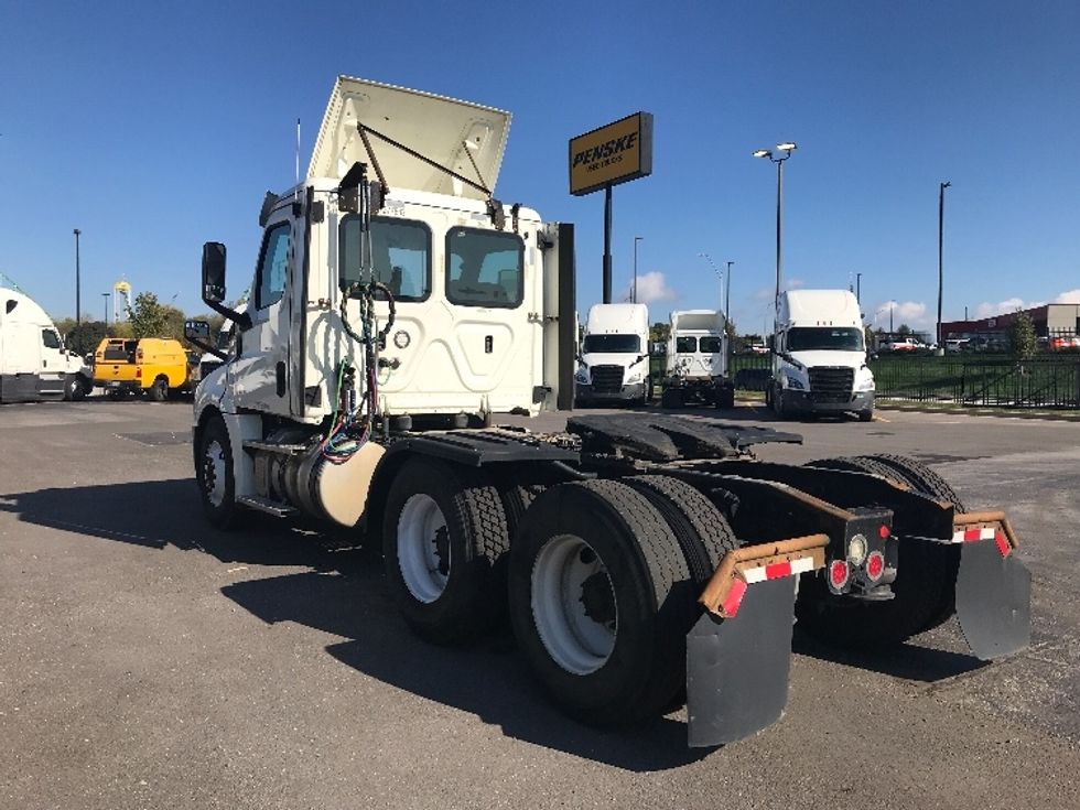 Day Cab Tractor-Heavy Duty Tractors-Freightliner-2018-T12664ST-Kansas City-MO-350,589\n\t\tmiles-$ 44,500 - Image 5