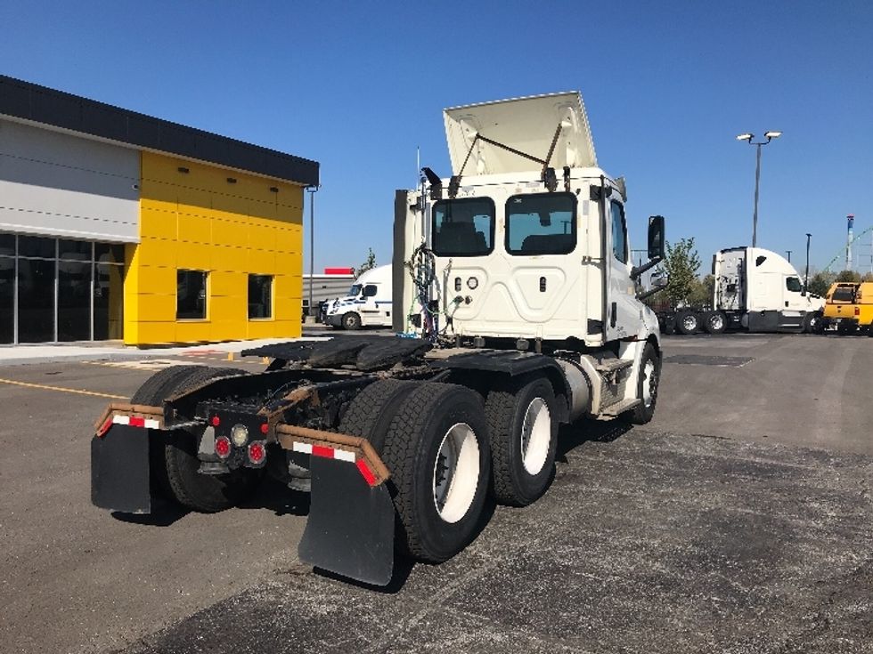 Day Cab Tractor-Heavy Duty Tractors-Freightliner-2018-T12664ST-Kansas City-MO-350,589\n\t\tmiles-$ 44,500 - Image 7