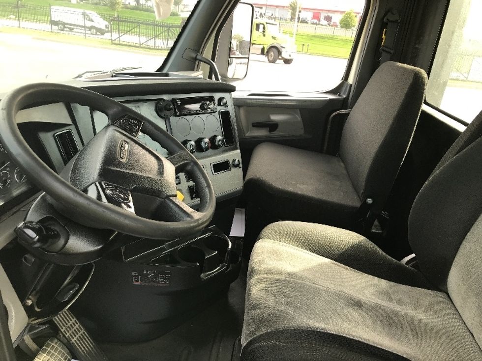 Day Cab Tractor-Heavy Duty Tractors-Freightliner-2018-T12664ST-Kansas City-MO-427,103\n\t\tmiles-$ 40,750 - Image 10