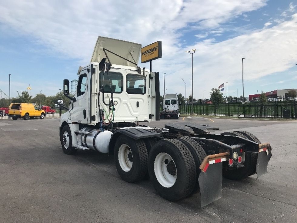 Day Cab Tractor-Heavy Duty Tractors-Freightliner-2018-T12664ST-Kansas City-MO-427,103\n\t\tmiles-$ 40,750 - Image 5