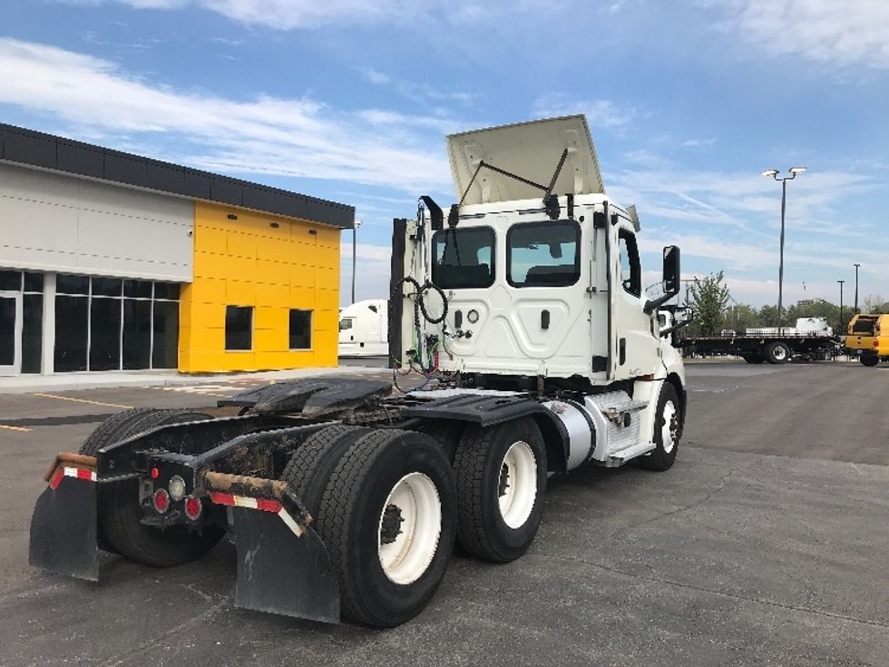 Day Cab Tractor-Heavy Duty Tractors-Freightliner-2018-T12664ST-Kansas City-MO-427,103\n\t\tmiles-$ 40,750 - Image 7