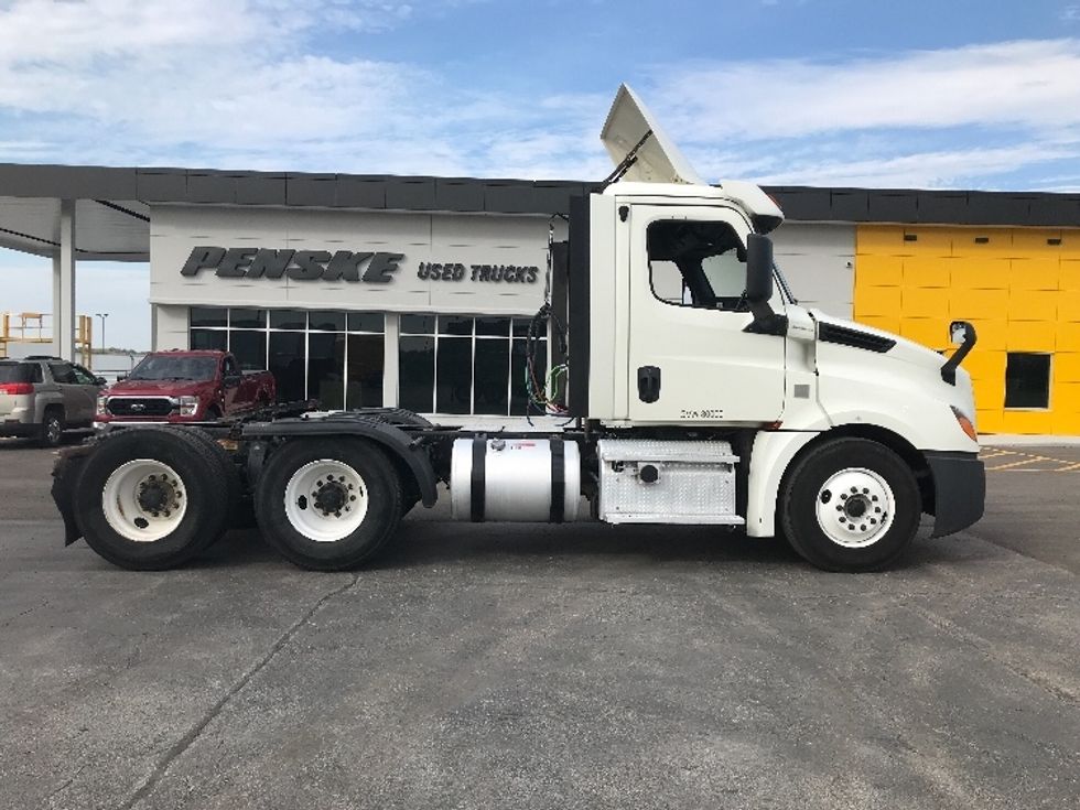 Day Cab Tractor-Heavy Duty Tractors-Freightliner-2018-T12664ST-Kansas City-MO-427,103\n\t\tmiles-$ 40,750 - Image 8