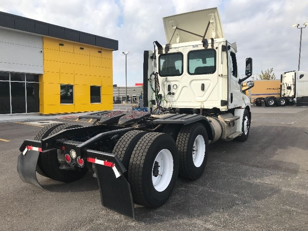 Day Cab Tractor-Heavy Duty Tractors-Freightliner-2018-T12664ST-Kansas City-MO-431,842\n\t\tmiles-$ 40,500 - Image 7