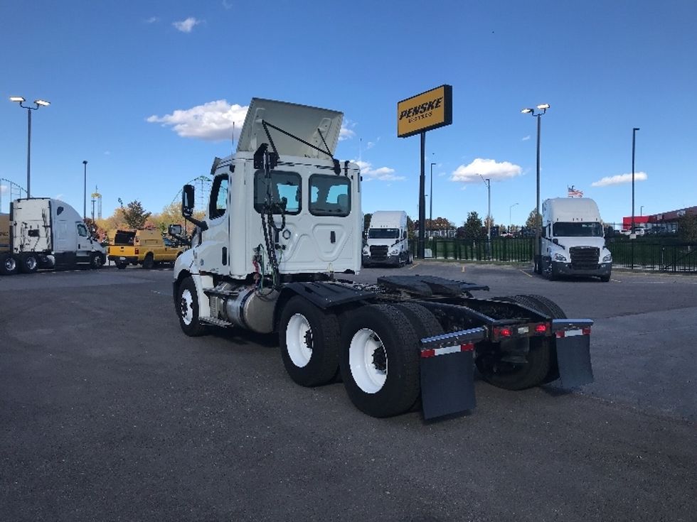 Day Cab Tractor-Heavy Duty Tractors-Freightliner-2018-T12664ST-Kansas City-MO-486,168\n\t\tmiles-$ 37,750 - Image 5