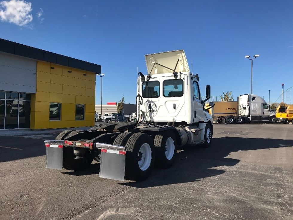 Day Cab Tractor-Heavy Duty Tractors-Freightliner-2018-T12664ST-Kansas City-MO-486,168\n\t\tmiles-$ 37,750 - Image 7