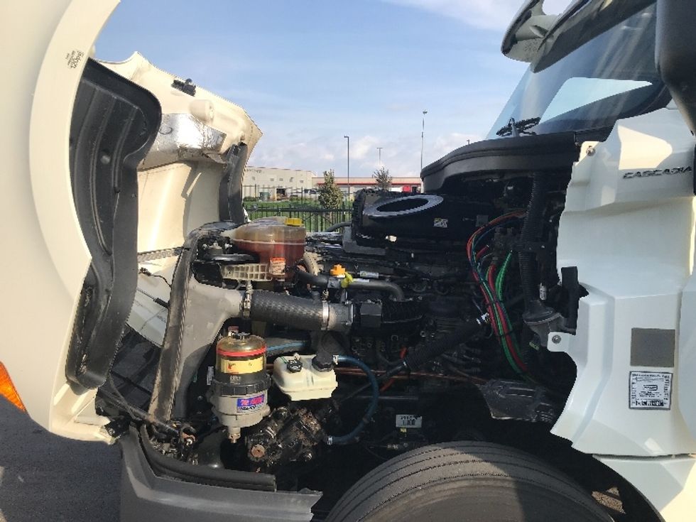 Day Cab Tractor-Heavy Duty Tractors-Freightliner-2018-T12664ST-Kansas City-MO-504,103\n\t\tmiles-$ 37,000 - Image 16