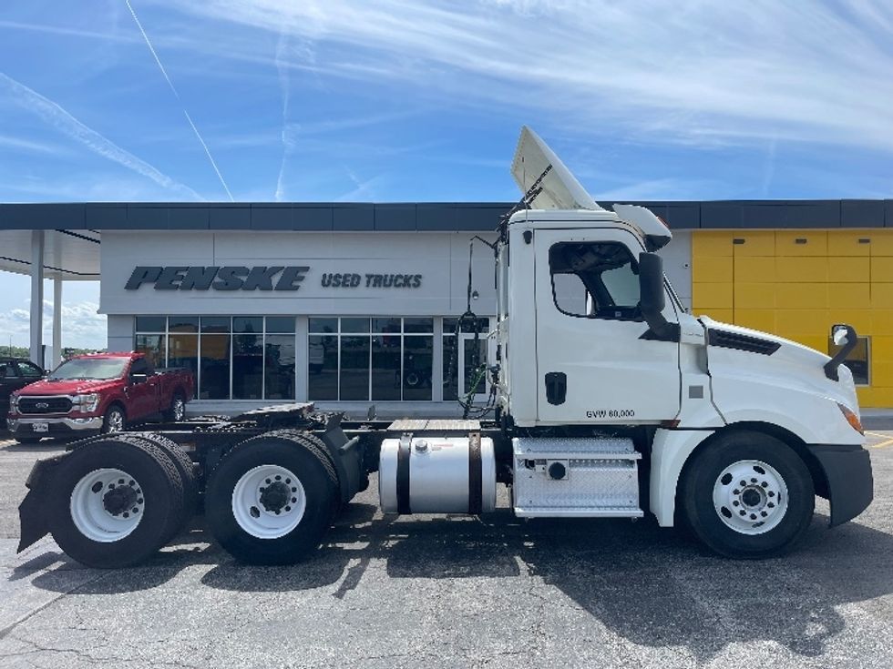 Day Cab Tractor-Heavy Duty Tractors-Freightliner-2018-T12664ST-Kansas City-MO-608,749\n\t\tmiles-$ 32,500 - Image 8