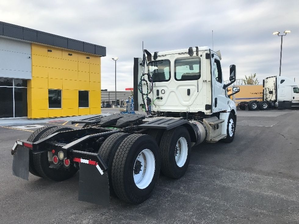 Day Cab Tractor-Heavy Duty Tractors-Freightliner-2018-T12664ST-Kansas City-MO-725,756\n\t\tmiles-$ 22,250 - Image 7