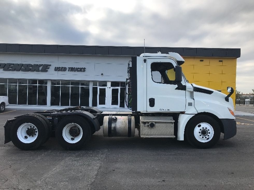 Day Cab Tractor-Heavy Duty Tractors-Freightliner-2018-T12664ST-Kansas City-MO-725,756\n\t\tmiles-$ 22,250 - Image 8