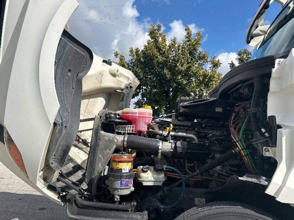 Day Cab Tractor-Heavy Duty Tractors-Freightliner-2018-T12664ST-Katy-TX-368,002\n\t\tmiles-$ 45,000 - Image 16