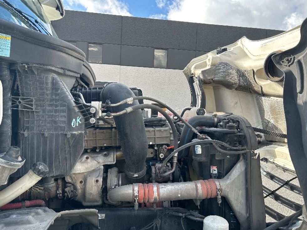 Day Cab Tractor-Heavy Duty Tractors-Freightliner-2018-T12664ST-Katy-TX-477,549\n\t\tmiles-$ 39,250 - Image 15