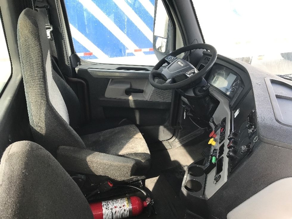 Day Cab Tractor-Heavy Duty Tractors-Freightliner-2018-T12664ST-Katy-TX-688,056\n\t\tmiles-$ 27,750 - Image 14