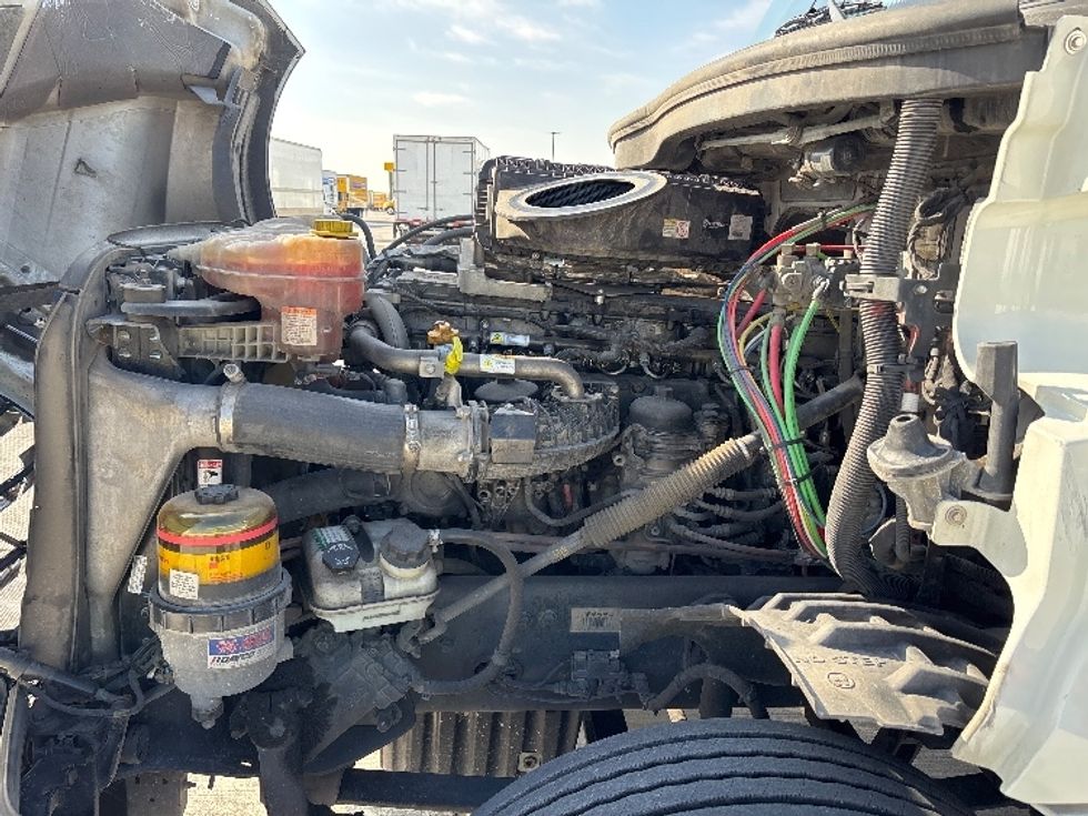 Day Cab Tractor-Heavy Duty Tractors-Freightliner-2018-T12664ST-Katy-TX-688,056\n\t\tmiles-$ 27,750 - Image 16