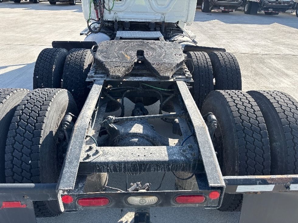 Day Cab Tractor-Heavy Duty Tractors-Freightliner-2018-T12664ST-Katy-TX-688,056\n\t\tmiles-$ 27,750 - Image 6