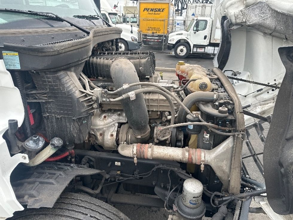 Day Cab Tractor-Heavy Duty Tractors-Freightliner-2018-T12664ST-Kearny-NJ-203,693\n\t\tmiles-$ 53,500 - Image 15