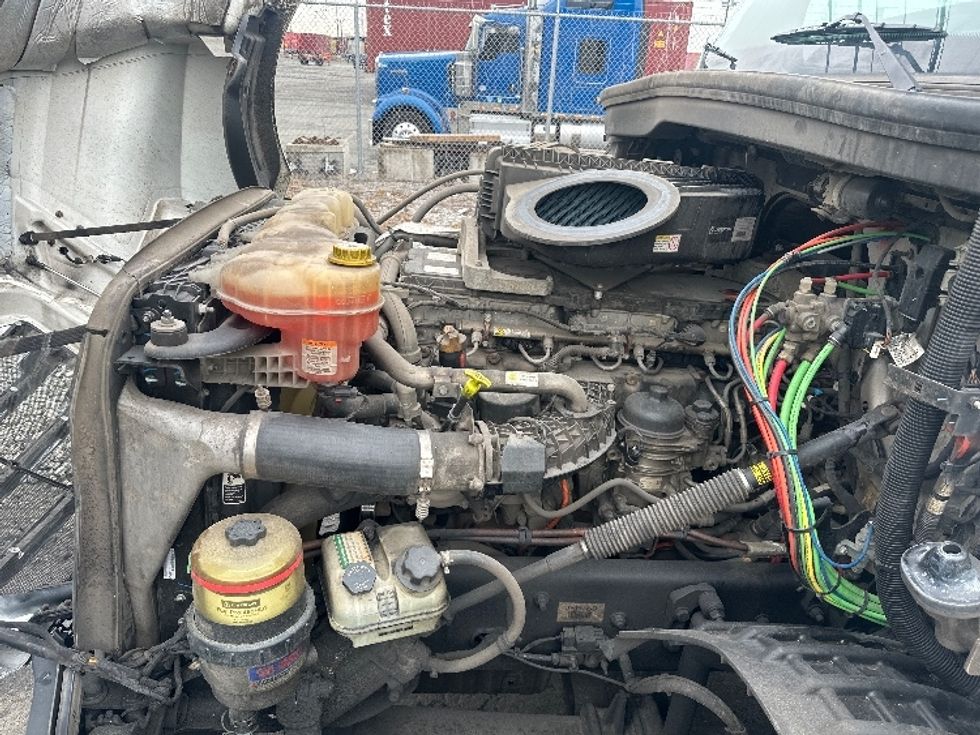 Day Cab Tractor-Heavy Duty Tractors-Freightliner-2018-T12664ST-Kearny-NJ-203,693\n\t\tmiles-$ 53,500 - Image 16