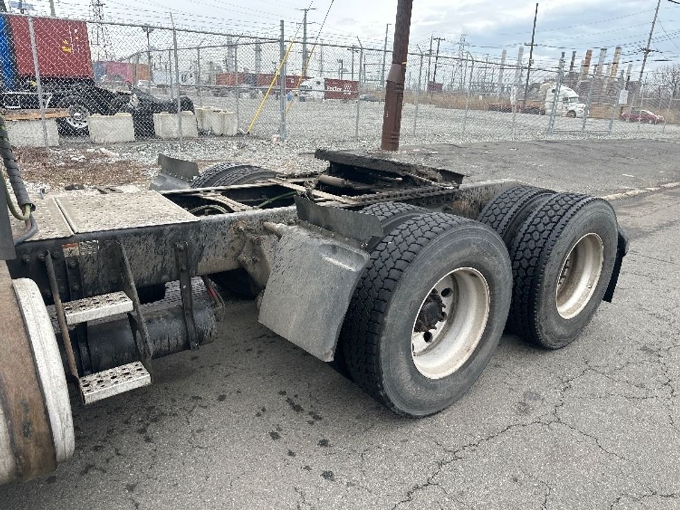 Day Cab Tractor-Heavy Duty Tractors-Freightliner-2018-T12664ST-Kearny-NJ-203,693\n\t\tmiles-$ 53,500 - Image 18