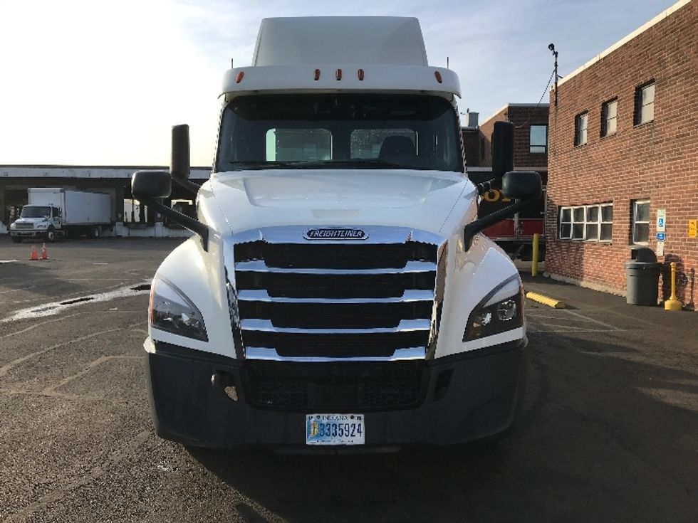 Day Cab Tractor-Heavy Duty Tractors-Freightliner-2018-T12664ST-Kearny-NJ-203,693\n\t\tmiles-$ 53,500 - Image 2