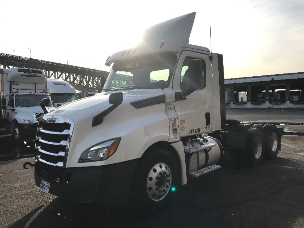 Day Cab Tractor-Heavy Duty Tractors-Freightliner-2018-T12664ST-Kearny-NJ-203,693\n\t\tmiles-$ 53,500 - Image 3