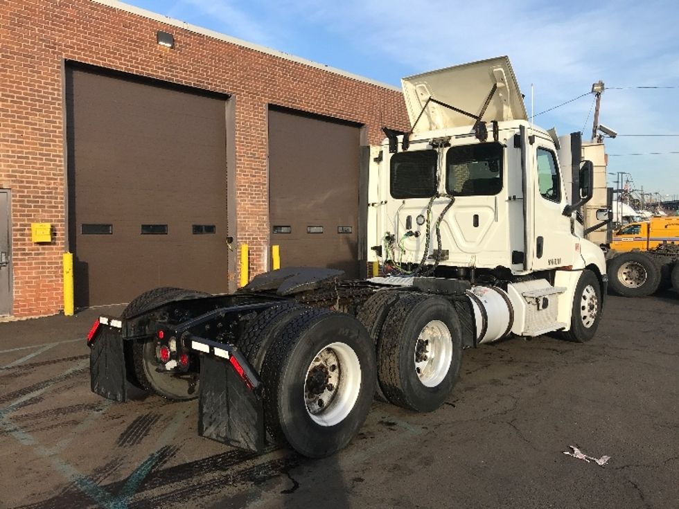 Day Cab Tractor-Heavy Duty Tractors-Freightliner-2018-T12664ST-Kearny-NJ-203,693\n\t\tmiles-$ 53,500 - Image 7