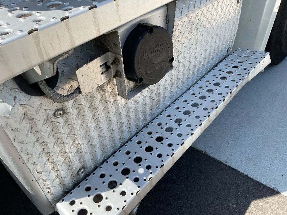 Day Cab Tractor-Heavy Duty Tractors-Freightliner-2018-T12664ST-Kentwood-MI-483,316\n\t\tmiles-$ 39,000 - Image 19