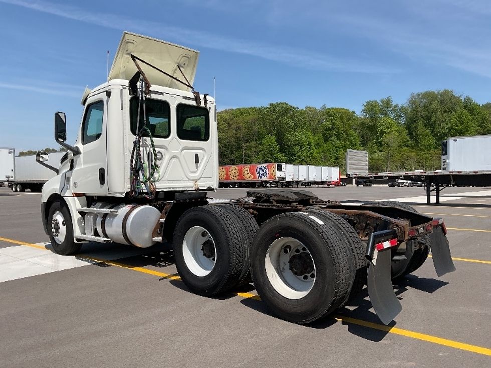 Day Cab Tractor-Heavy Duty Tractors-Freightliner-2018-T12664ST-Kentwood-MI-483,316\n\t\tmiles-$ 39,000 - Image 5