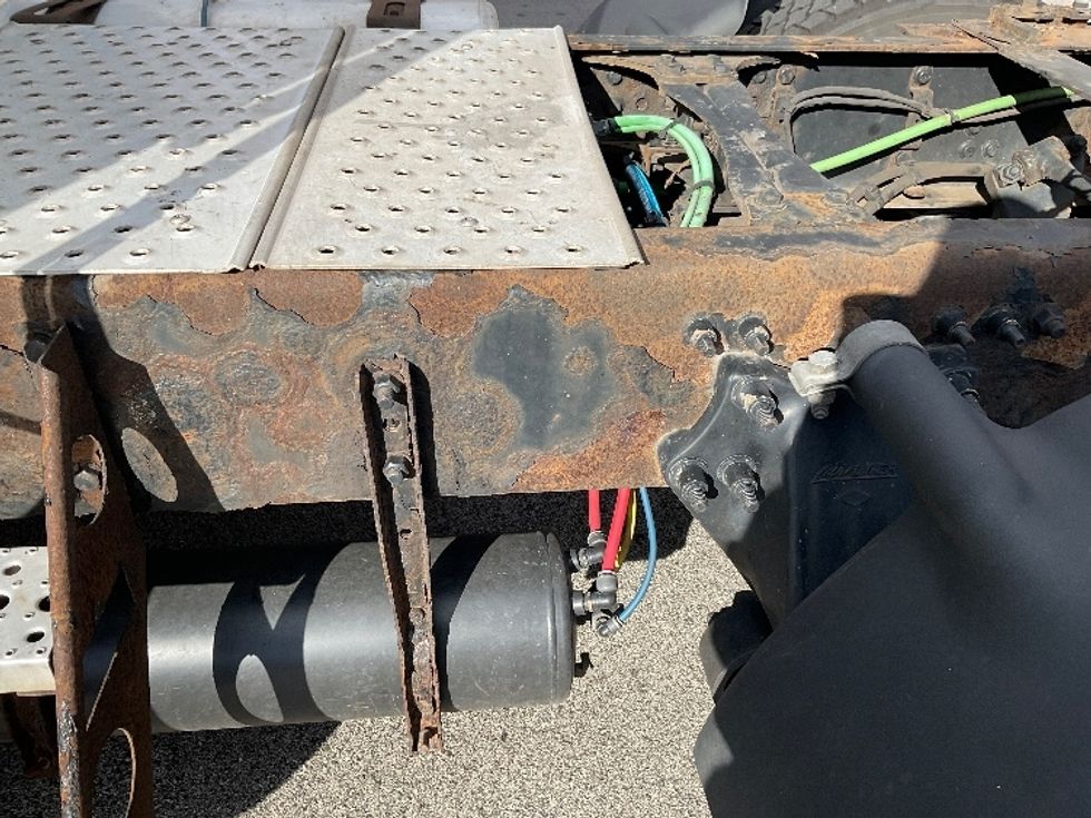 Day Cab Tractor-Heavy Duty Tractors-Freightliner-2018-T12664ST-King Of Prussia-PA-431,478\n\t\tmiles-$ 37,000 - Image 19