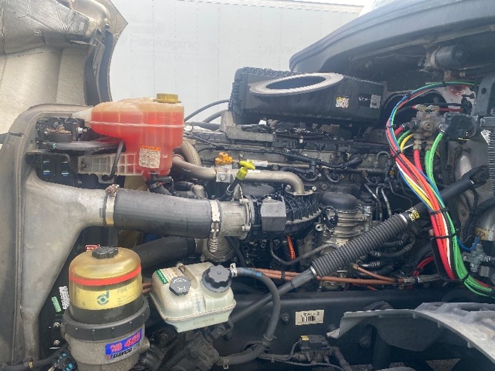 Day Cab Tractor-Heavy Duty Tractors-Freightliner-2018-T12664ST-King Of Prussia-PA-441,699\n\t\tmiles-$ 38,000 - Image 16