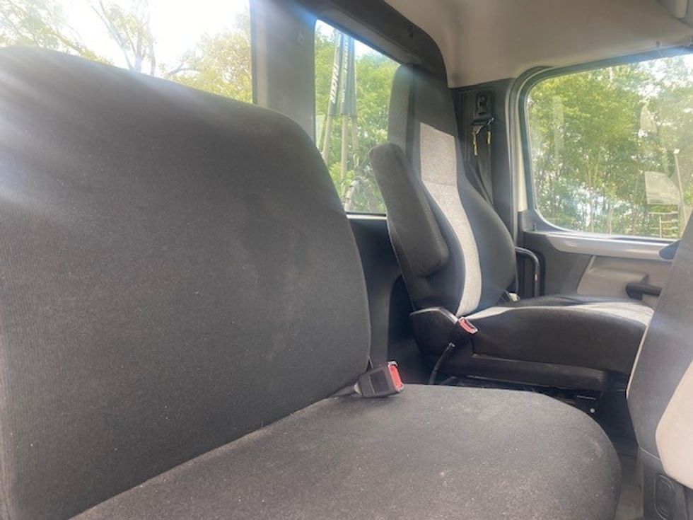 Day Cab Tractor-Heavy Duty Tractors-Freightliner-2018-T12664ST-King Of Prussia-PA-452,381\n\t\tmiles-$ 37,500 - Image 13