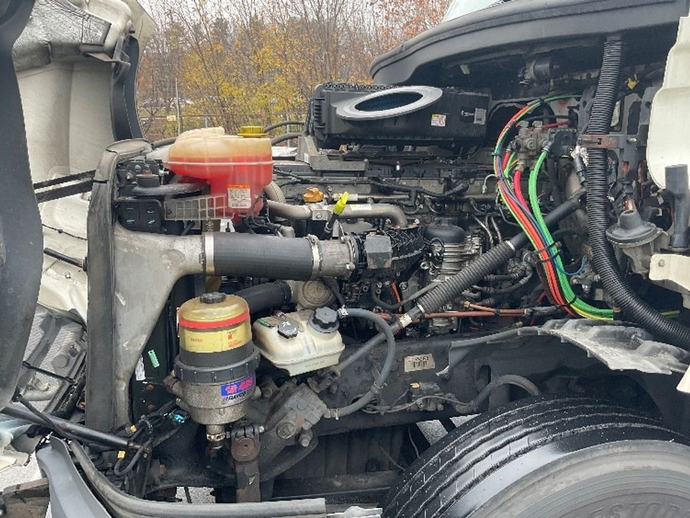 Day Cab Tractor-Heavy Duty Tractors-Freightliner-2018-T12664ST-King Of Prussia-PA-477,194\n\t\tmiles-$ 35,000 - Image 16