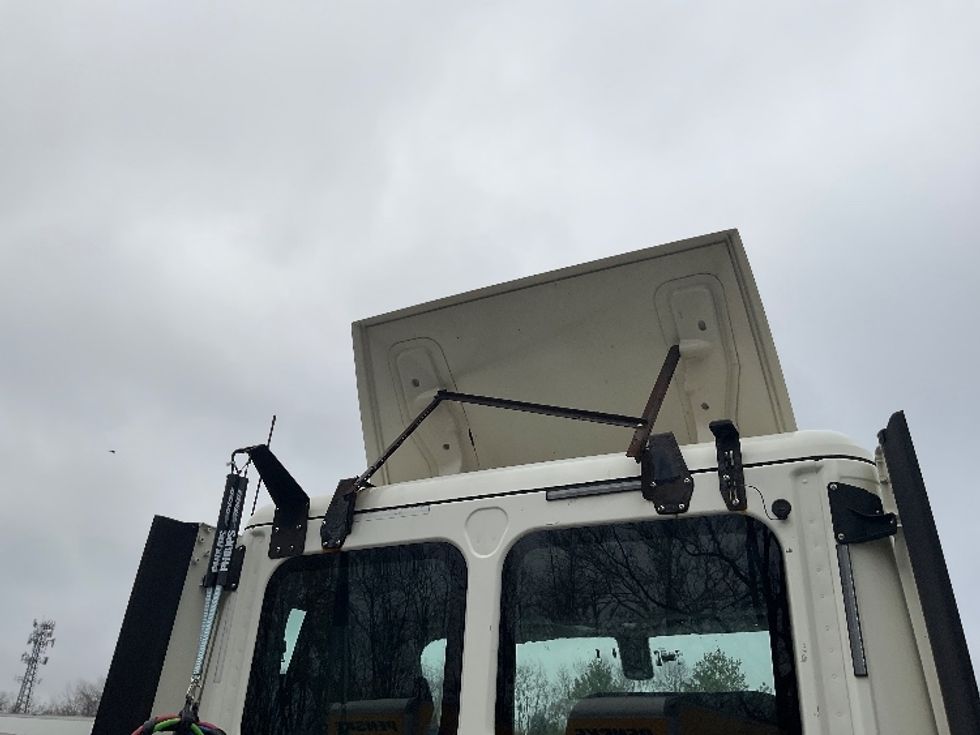 Day Cab Tractor-Heavy Duty Tractors-Freightliner-2018-T12664ST-King Of Prussia-PA-477,194\n\t\tmiles-$ 35,000 - Image 18