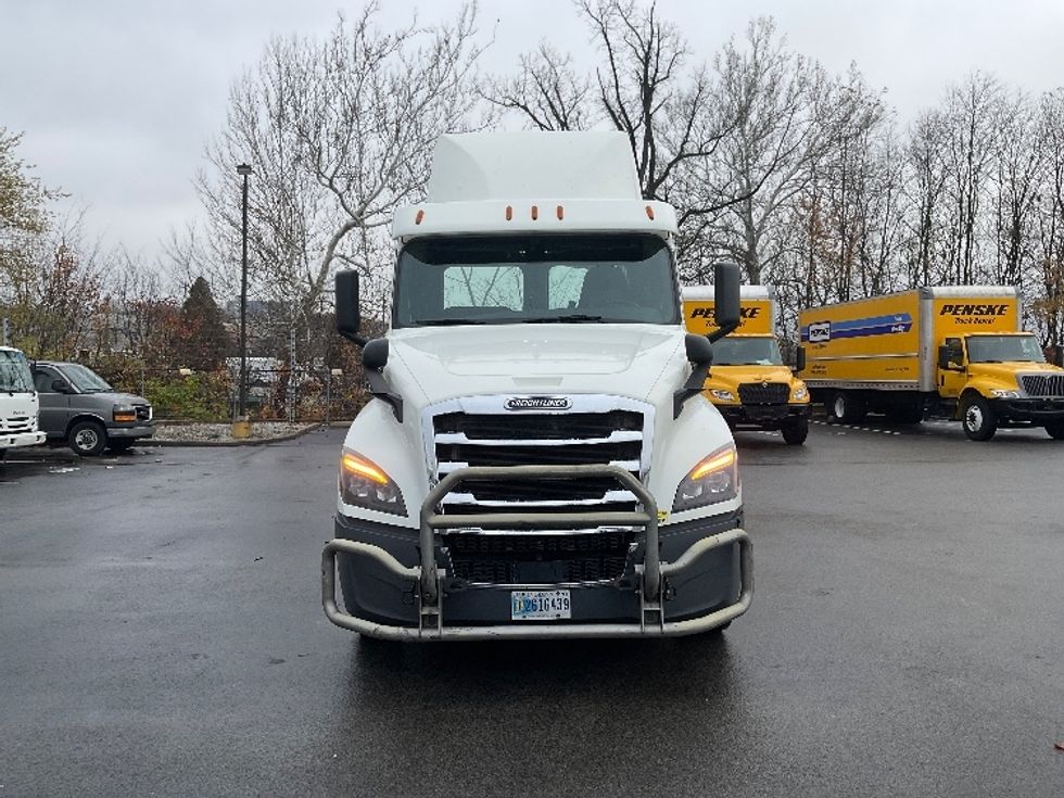 Day Cab Tractor-Heavy Duty Tractors-Freightliner-2018-T12664ST-King Of Prussia-PA-477,194\n\t\tmiles-$ 35,000 - Image 2