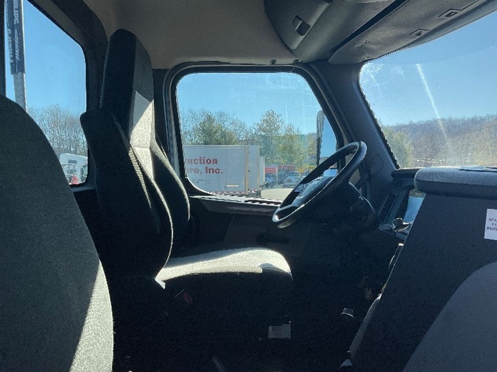 Day Cab Tractor-Heavy Duty Tractors-Freightliner-2018-T12664ST-King Of Prussia-PA-487,946\n\t\tmiles-$ 34,500 - Image 14