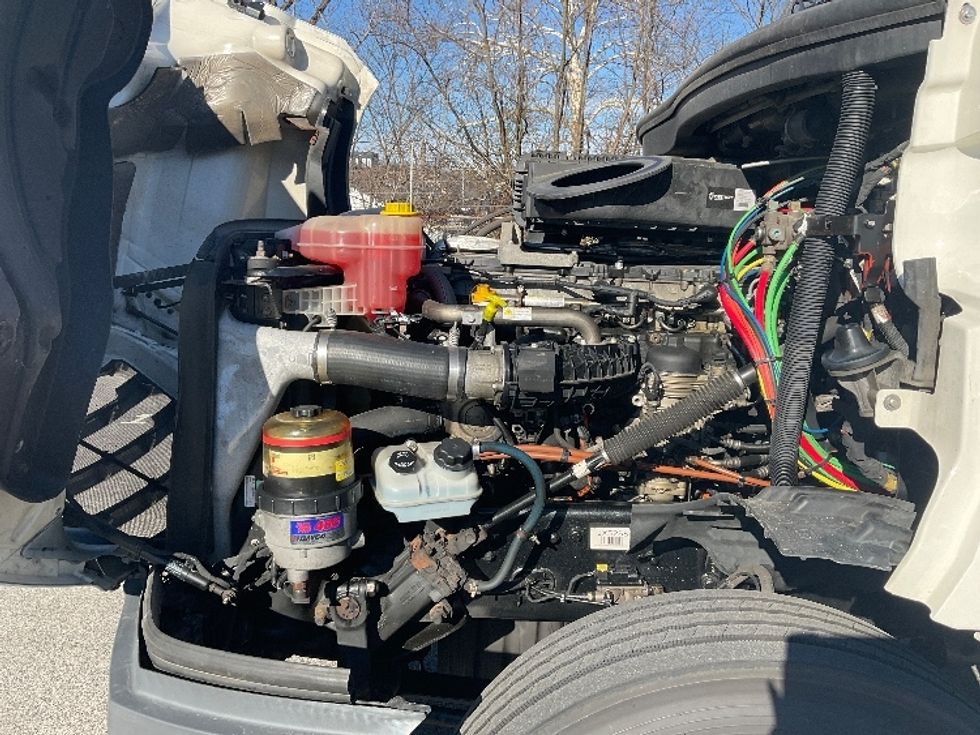 Day Cab Tractor-Heavy Duty Tractors-Freightliner-2018-T12664ST-King Of Prussia-PA-487,946\n\t\tmiles-$ 34,500 - Image 16