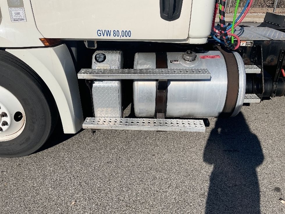 Day Cab Tractor-Heavy Duty Tractors-Freightliner-2018-T12664ST-King Of Prussia-PA-487,946\n\t\tmiles-$ 34,500 - Image 18