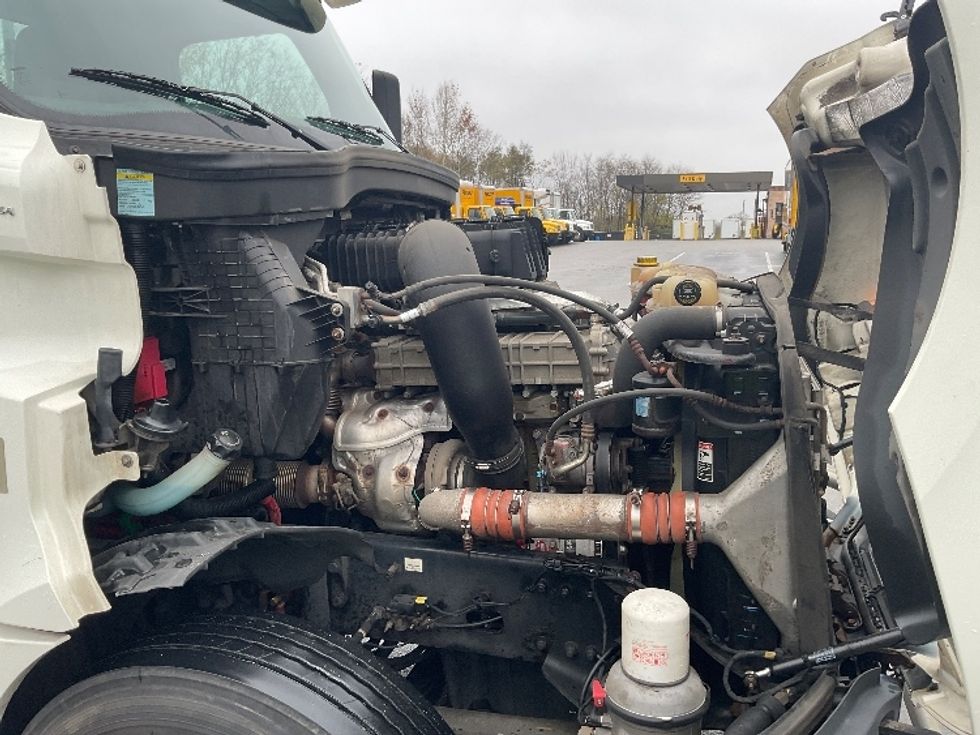Day Cab Tractor-Heavy Duty Tractors-Freightliner-2018-T12664ST-King Of Prussia-PA-608,179\n\t\tmiles-$ 27,250 - Image 15