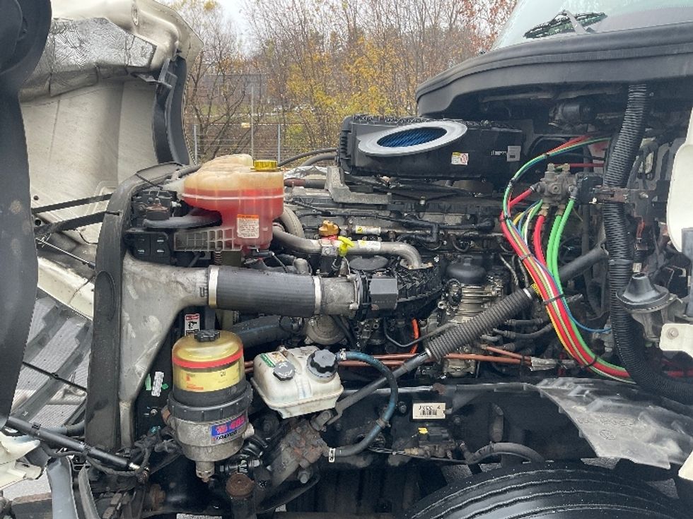 Day Cab Tractor-Heavy Duty Tractors-Freightliner-2018-T12664ST-King Of Prussia-PA-608,179\n\t\tmiles-$ 27,250 - Image 16