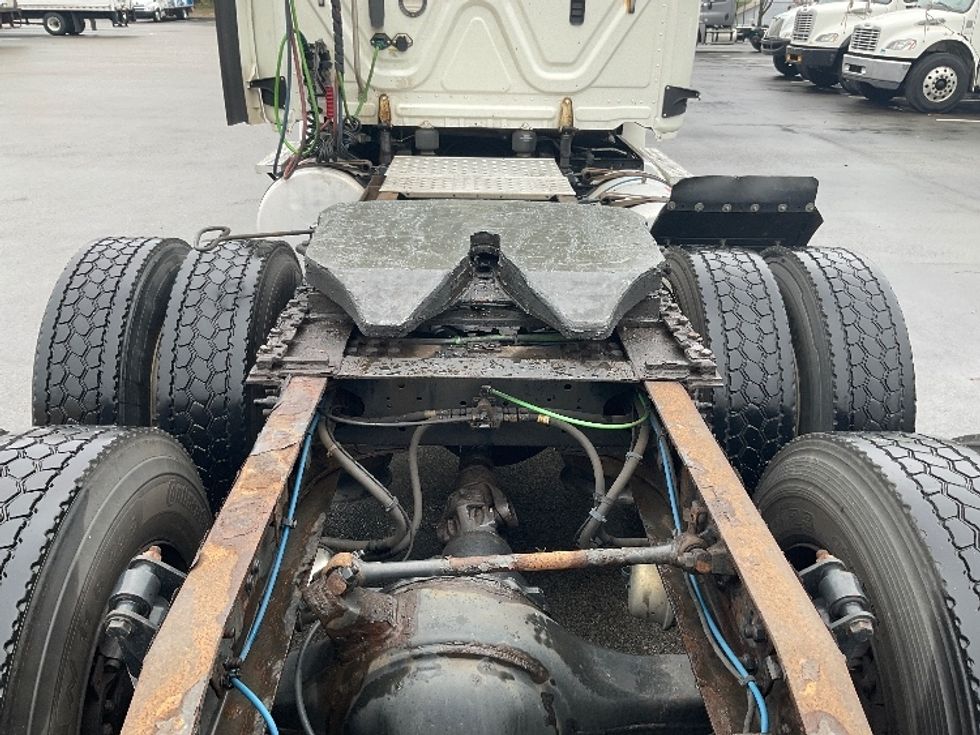 Day Cab Tractor-Heavy Duty Tractors-Freightliner-2018-T12664ST-King Of Prussia-PA-608,179\n\t\tmiles-$ 27,250 - Image 6