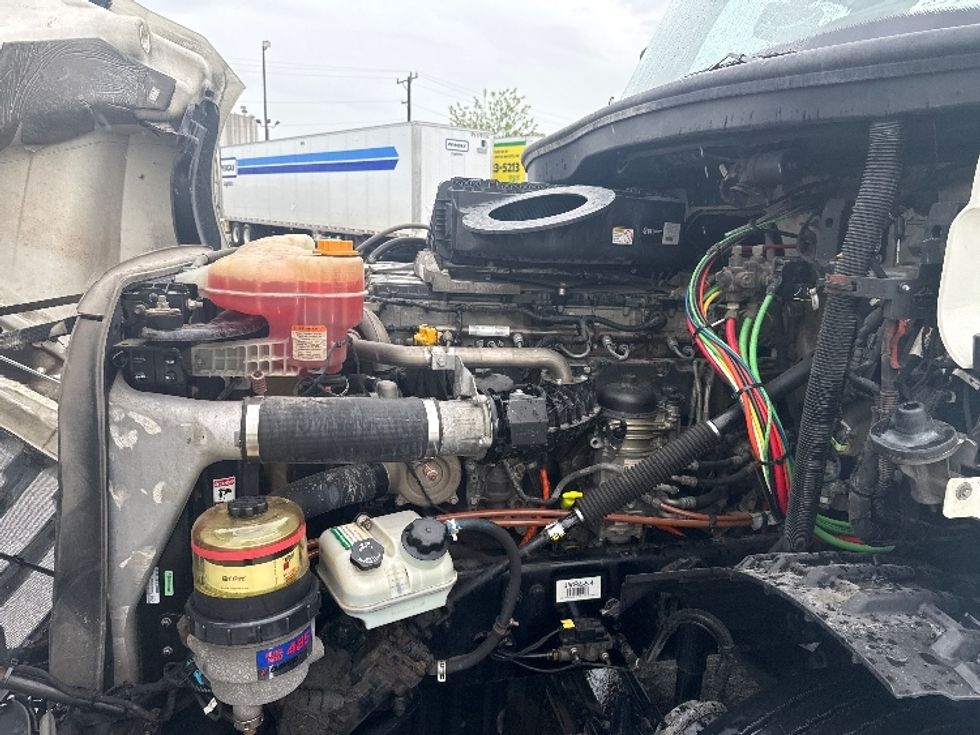 Day Cab Tractor-Heavy Duty Tractors-Freightliner-2018-T12664ST-La Porte-IN-443,215\n\t\tmiles-$ 31,250 - Image 16