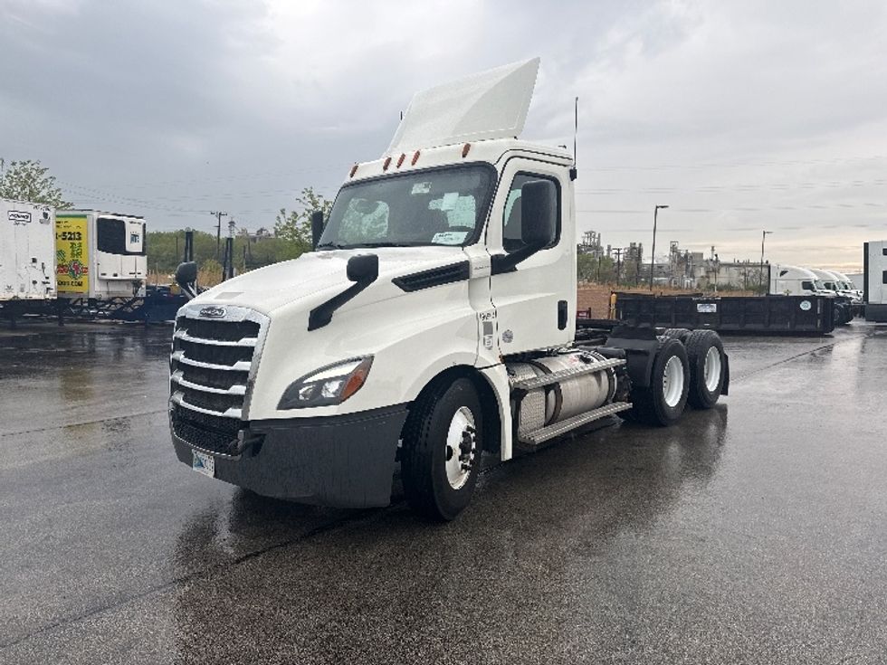 Day Cab Tractor-Heavy Duty Tractors-Freightliner-2018-T12664ST-La Porte-IN-443,215\n\t\tmiles-$ 31,250 - Image 3
