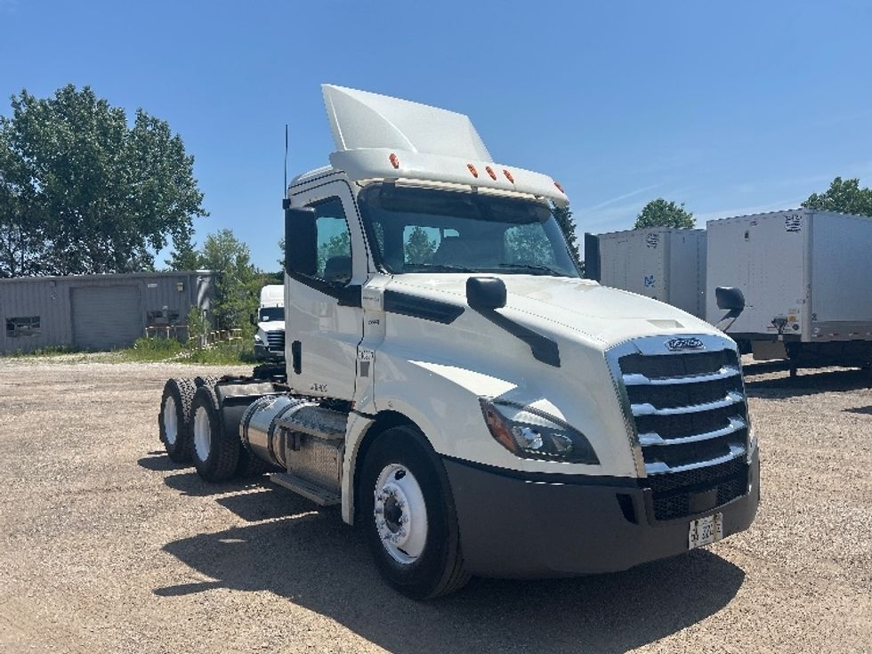 Day Cab Tractor-Heavy Duty Tractors-Freightliner-2018-T12664ST-La Porte-IN-458,118\n\t\tmiles-$ 35,000 - Image 1