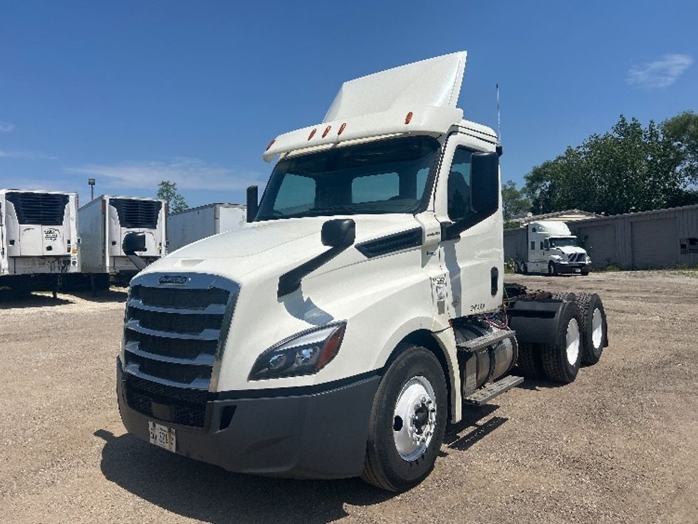 Day Cab Tractor-Heavy Duty Tractors-Freightliner-2018-T12664ST-La Porte-IN-458,118\n\t\tmiles-$ 35,000 - Image 3