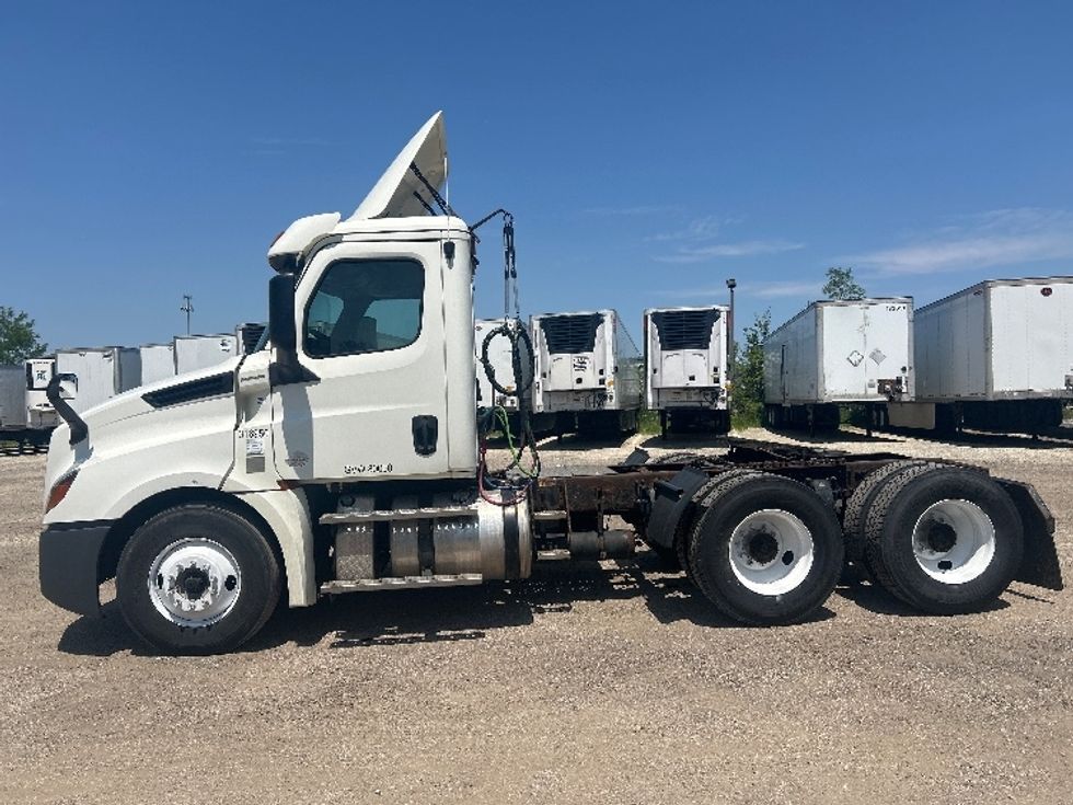 Day Cab Tractor-Heavy Duty Tractors-Freightliner-2018-T12664ST-La Porte-IN-458,118\n\t\tmiles-$ 35,000 - Image 4