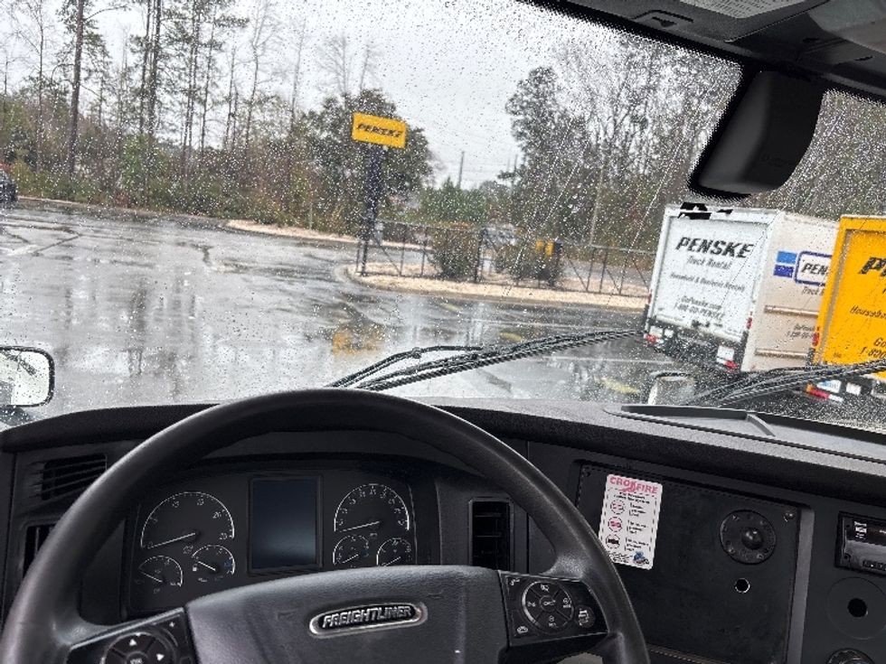 Day Cab Tractor-Heavy Duty Tractors-Freightliner-2018-T12664ST-Ladson-SC-348,725\n\t\tmiles-$ 43,000 - Image 11