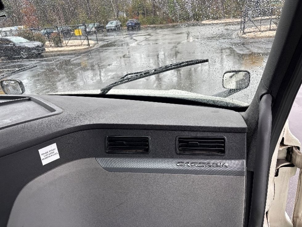 Day Cab Tractor-Heavy Duty Tractors-Freightliner-2018-T12664ST-Ladson-SC-348,725\n\t\tmiles-$ 43,000 - Image 13