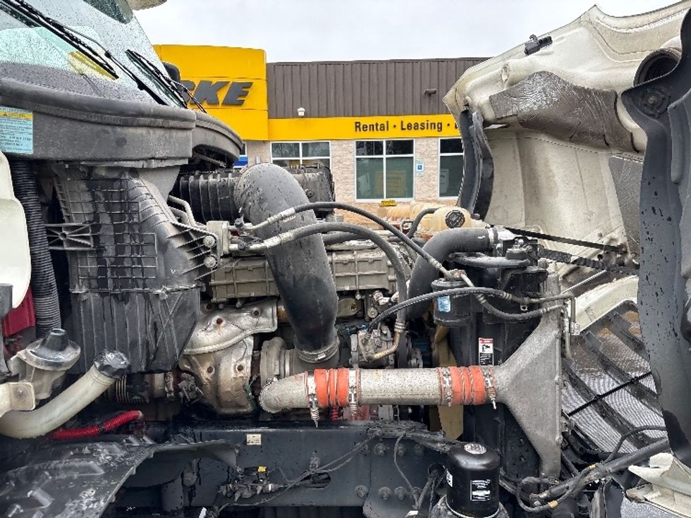 Day Cab Tractor-Heavy Duty Tractors-Freightliner-2018-T12664ST-Ladson-SC-348,725\n\t\tmiles-$ 43,000 - Image 15