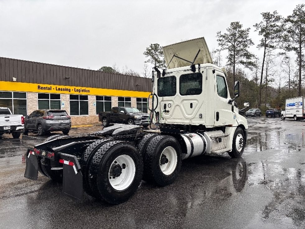 Day Cab Tractor-Heavy Duty Tractors-Freightliner-2018-T12664ST-Ladson-SC-348,725\n\t\tmiles-$ 43,000 - Image 7